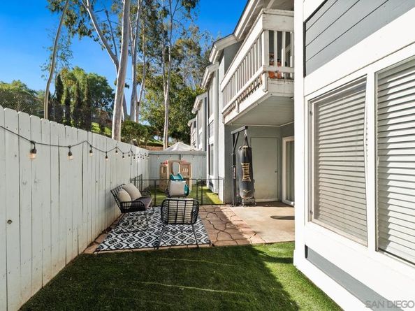 1564 Tanglewood Ln 19, Escondido CA 92029