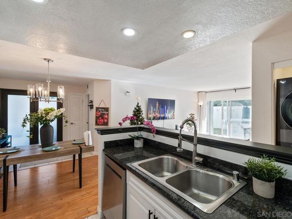 1564 Tanglewood Ln 19, Escondido CA 92029