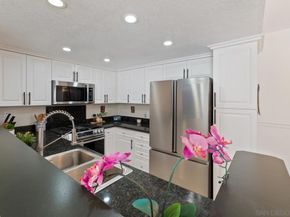 1564 Tanglewood Ln 19, Escondido CA 92029