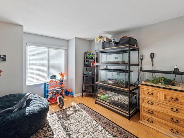 1564 Tanglewood Ln 19, Escondido CA 92029