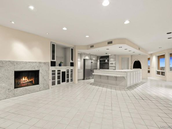 10595 Russell Road, La Mesa CA 91941