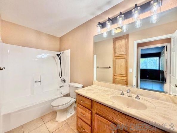 1845 Bayview Heights Dr. 103, San Diego CA 92105