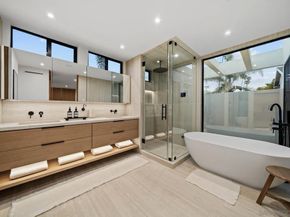 7376 Fay Ave, La Jolla CA 92037