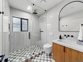 7376 Fay Ave, La Jolla CA 92037