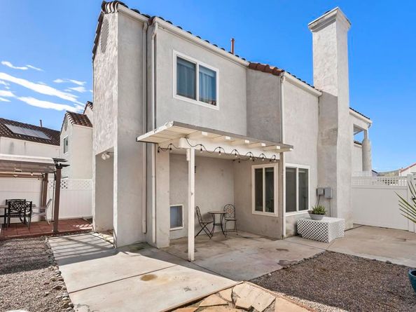 10529 Flora Verda Ct, Santee CA 92071