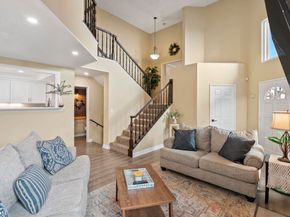 10529 Flora Verda Ct, Santee CA 92071