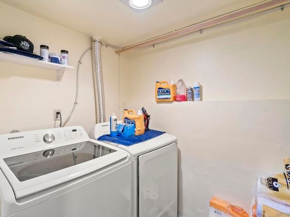 10529 Flora Verda Ct, Santee CA 92071