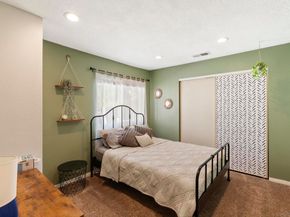 10529 Flora Verda Ct, Santee CA 92071