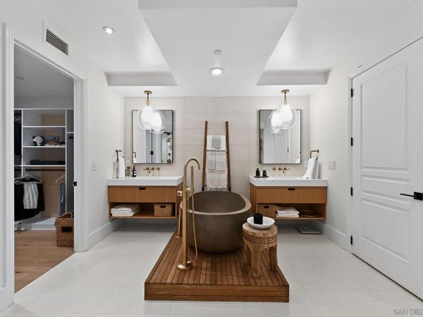 1040 Genter Street 203, La Jolla CA 92037