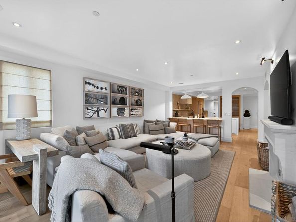 1040 Genter Street 203, La Jolla CA 92037