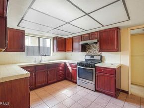 635 E Elmwood Avenue 103, Burbank CA 91501