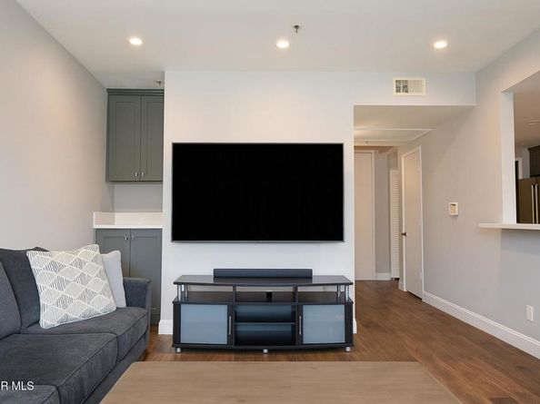 5350 White Oak Avenue 105, Encino CA 91316