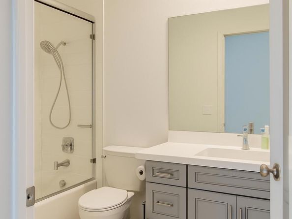 5350 White Oak Avenue 105, Encino CA 91316