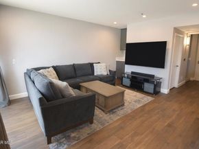 5350 White Oak Avenue 105, Encino CA 91316