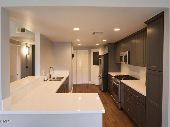 5350 White Oak Avenue 105, Encino CA 91316