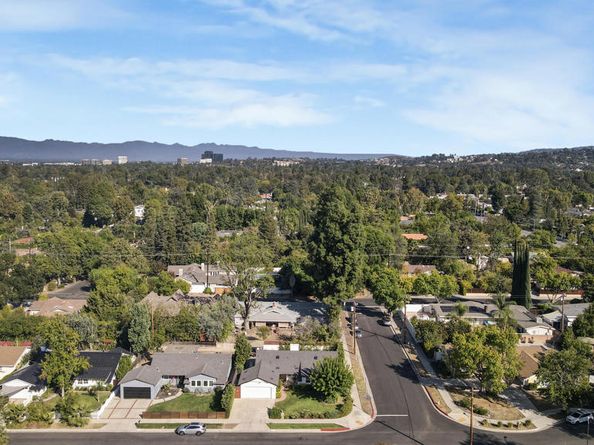 5622 Le Sage Avenue, Woodland Hills CA 91367