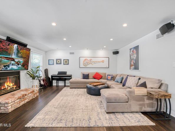 5622 Le Sage Avenue, Woodland Hills CA 91367