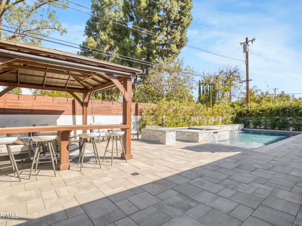 5622 Le Sage Avenue, Woodland Hills CA 91367