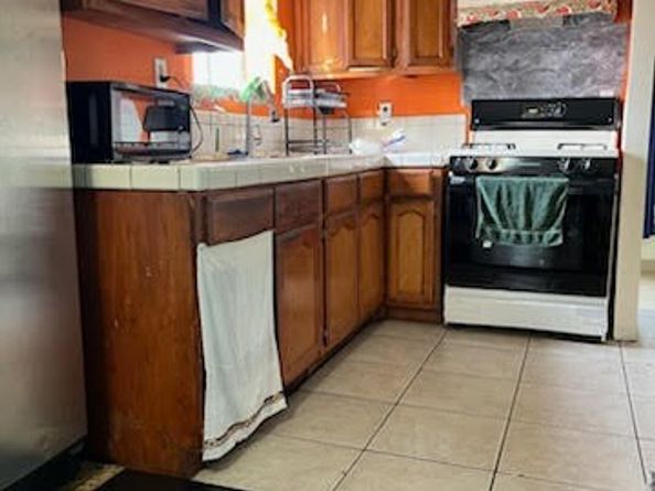 1353 W 89th Street, Los Angeles CA 90044