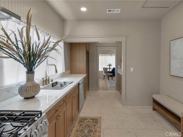 3422 6th, Los Angeles CA 90018