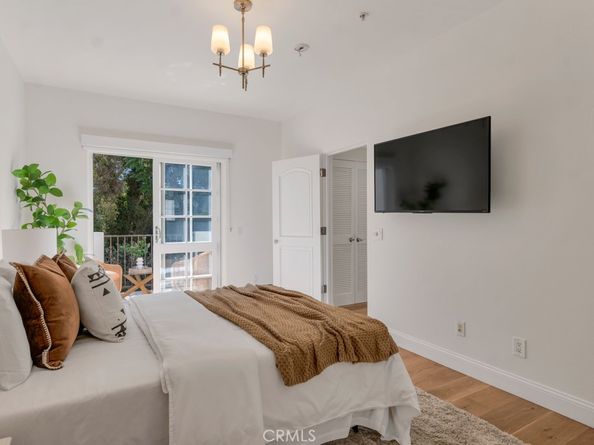 851 N San Vicente 128, West Hollywood CA 90069