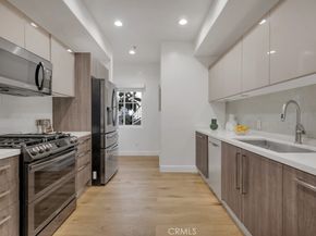 851 N San Vicente 128, West Hollywood CA 90069