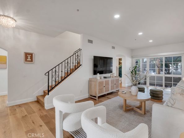851 N San Vicente 128, West Hollywood CA 90069