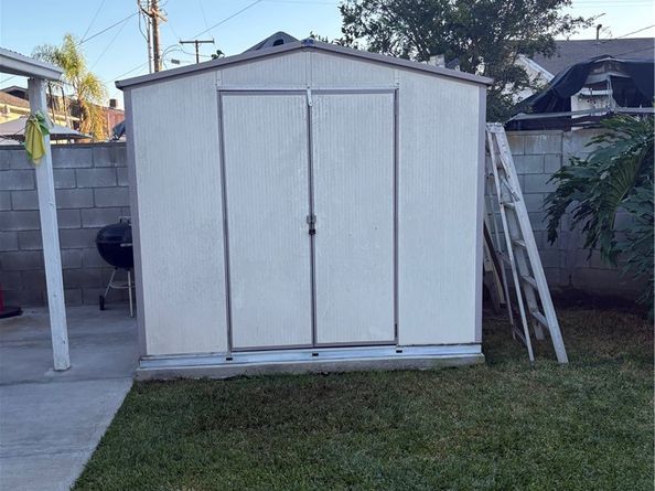 12233 Compton Avenue, Los Angeles CA 90059