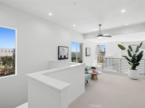 555 Rockefeller, Irvine CA 92612