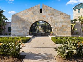 555 Rockefeller, Irvine CA 92612