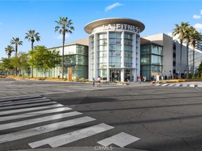 555 Rockefeller, Irvine CA 92612