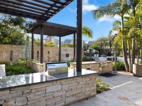 555 Rockefeller, Irvine CA 92612