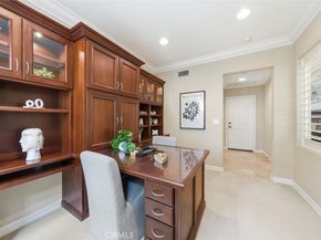 6 Versailles, Irvine CA 92602