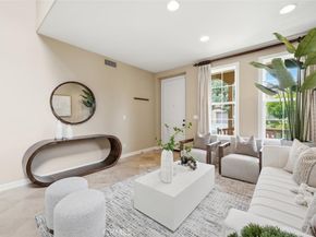 6 Versailles, Irvine CA 92602