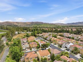 6 Versailles, Irvine CA 92602