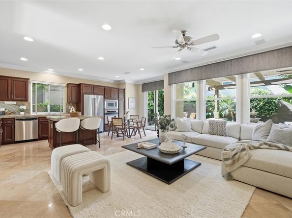 6 Versailles, Irvine CA 92602