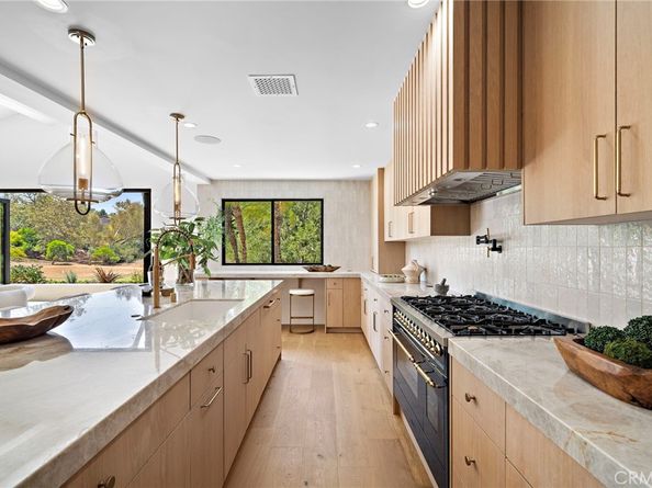 25 Rue Grand Vallee, Newport Beach CA 92660