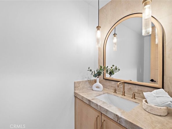25 Rue Grand Vallee, Newport Beach CA 92660