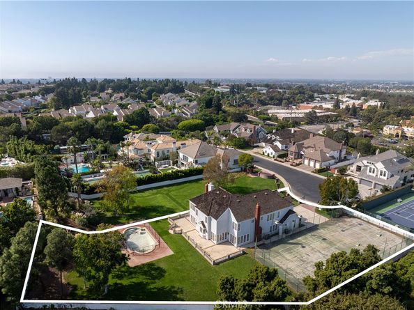 9 Leesbury Court, Newport Beach CA 92660