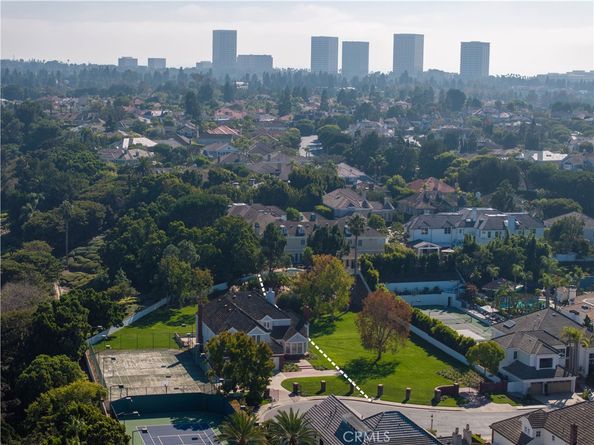 9 Leesbury Court, Newport Beach CA 92660