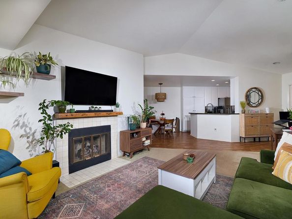 7027 Camino Degrazia 210, San Diego CA 92111