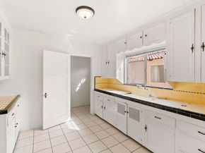 3040 Byron Street, San Diego CA 92106