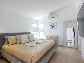 6503 Friendly Place, Carlsbad CA 92011