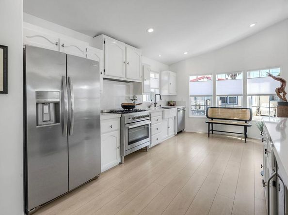 6503 Friendly Place, Carlsbad CA 92011