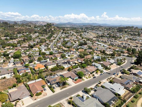 1804 David Dr, Escondido CA 92026