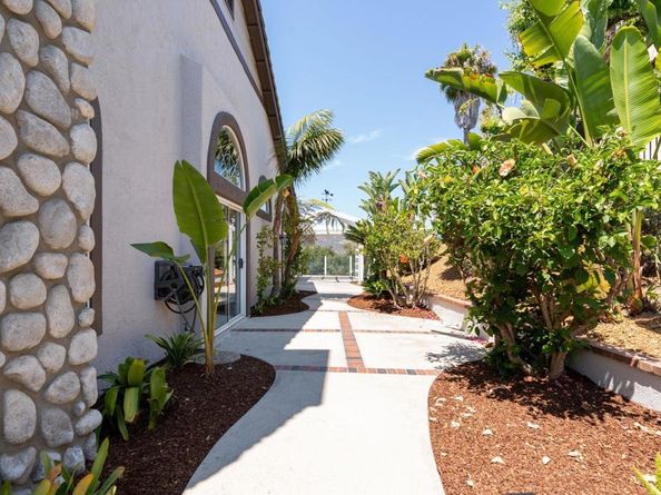 1337 Oak View Way, Escondido CA 92029