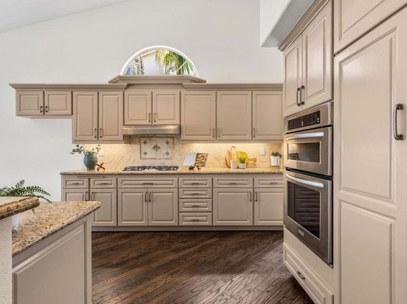 1337 Oak View Way, Escondido CA 92029