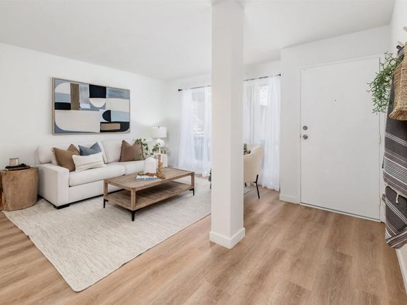 13754 Mango Drive 111, Del Mar CA 92014