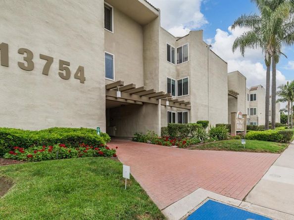 13754 Mango Drive 111, Del Mar CA 92014