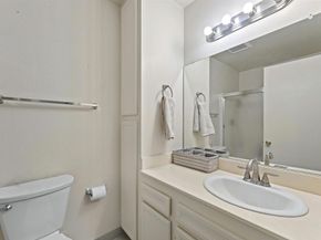 472 Devonshire Gln, Escondido CA 92025